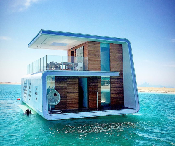 Dubai’deki yüzen villalara akın ediyor