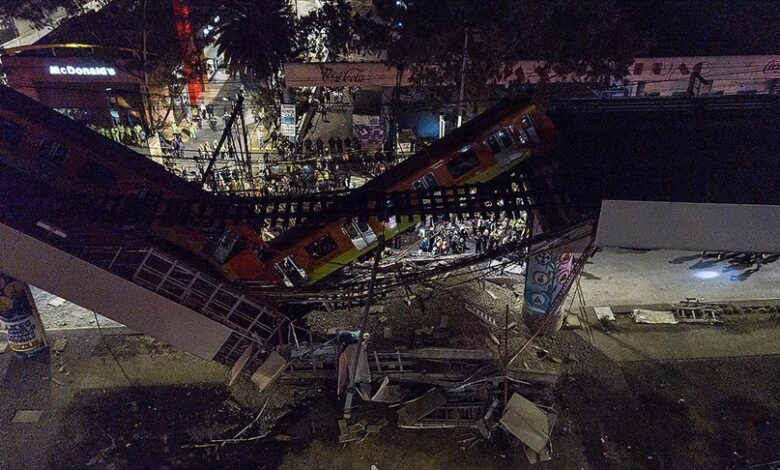 Meksikada üst geçit çöktü: 23 kişi öldü!