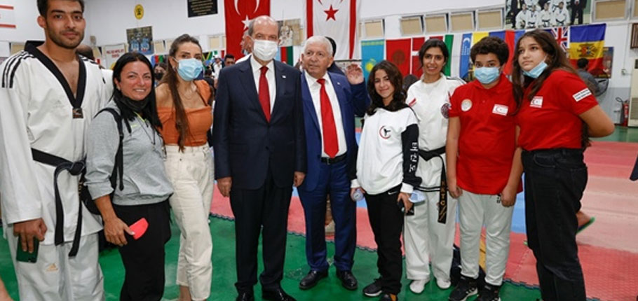 Cumhurbaşkanı Tatar, Tekvando, Karate ve Budoda alanında başarılı olan sporculara ödüllerini verdi