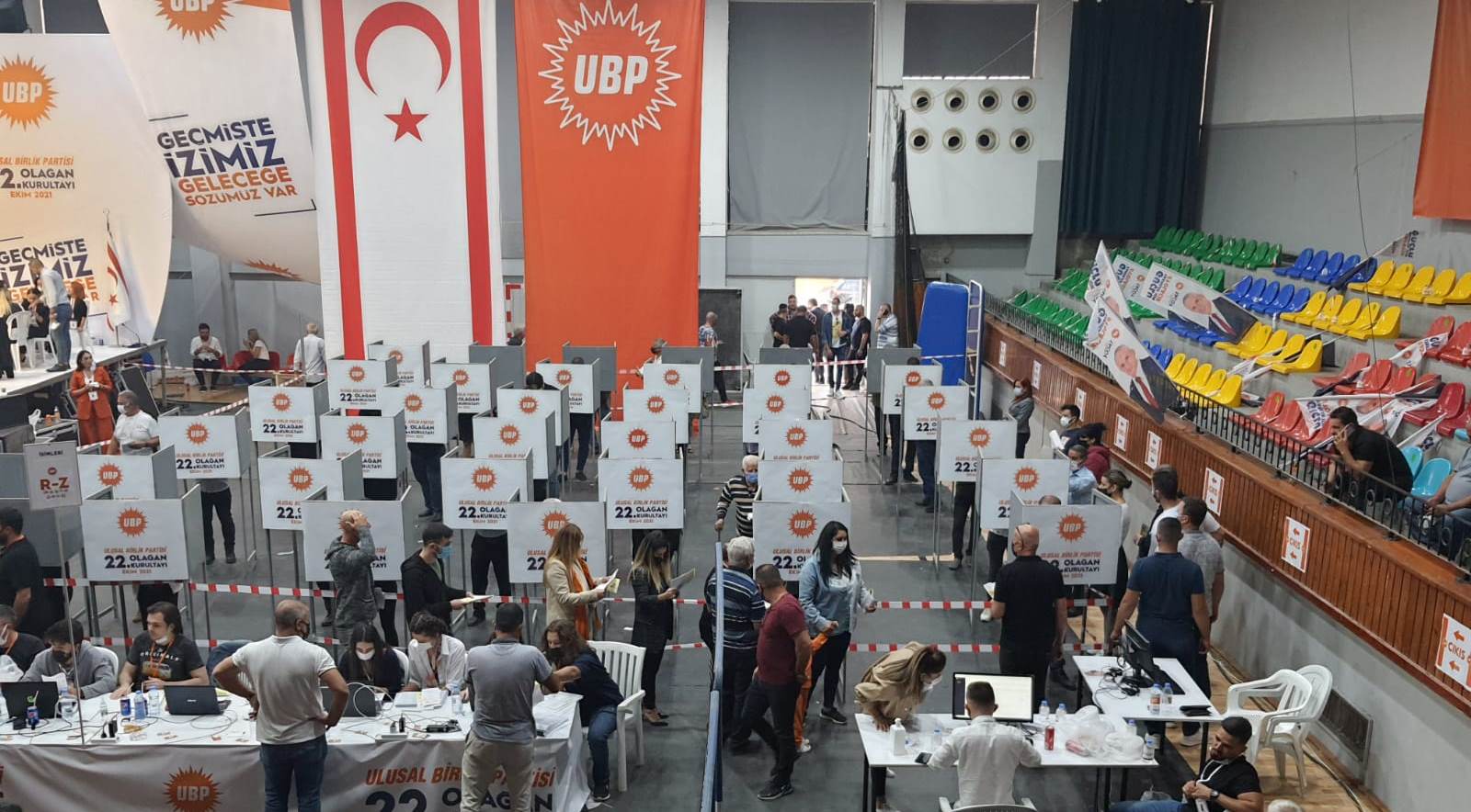 UBP Kurultayı’nda oy verme işlemi sürüyor