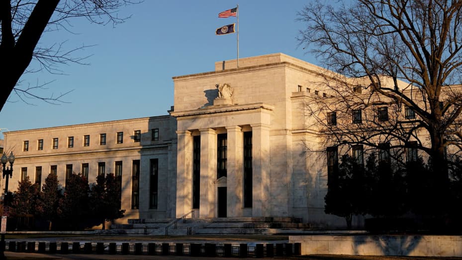 Fed, enflasyona karşı daha fazla faiz artırımının gerektiğini belirtti