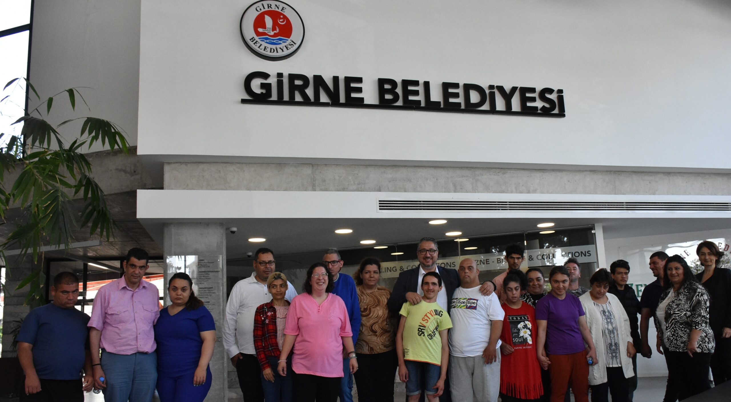 Girne 18 Yaş Üstü Engelli Rehabilitasyon Merkezi, Girne Belediye Başkanı Şenkul’u ziyaret etti