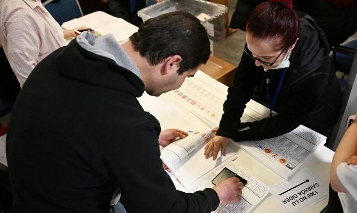 Canlı-Türkiye genelinde kullanılan oyların sayımı devam ediyor