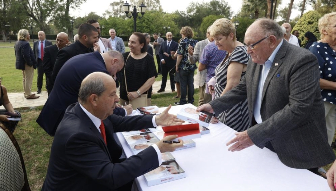 Cumhurbaşkanı Tatar’ın görevdeki ilk iki yılını belgeleyen “The Vision for Two States in Cyprus” adlı kitap tanıtıldı