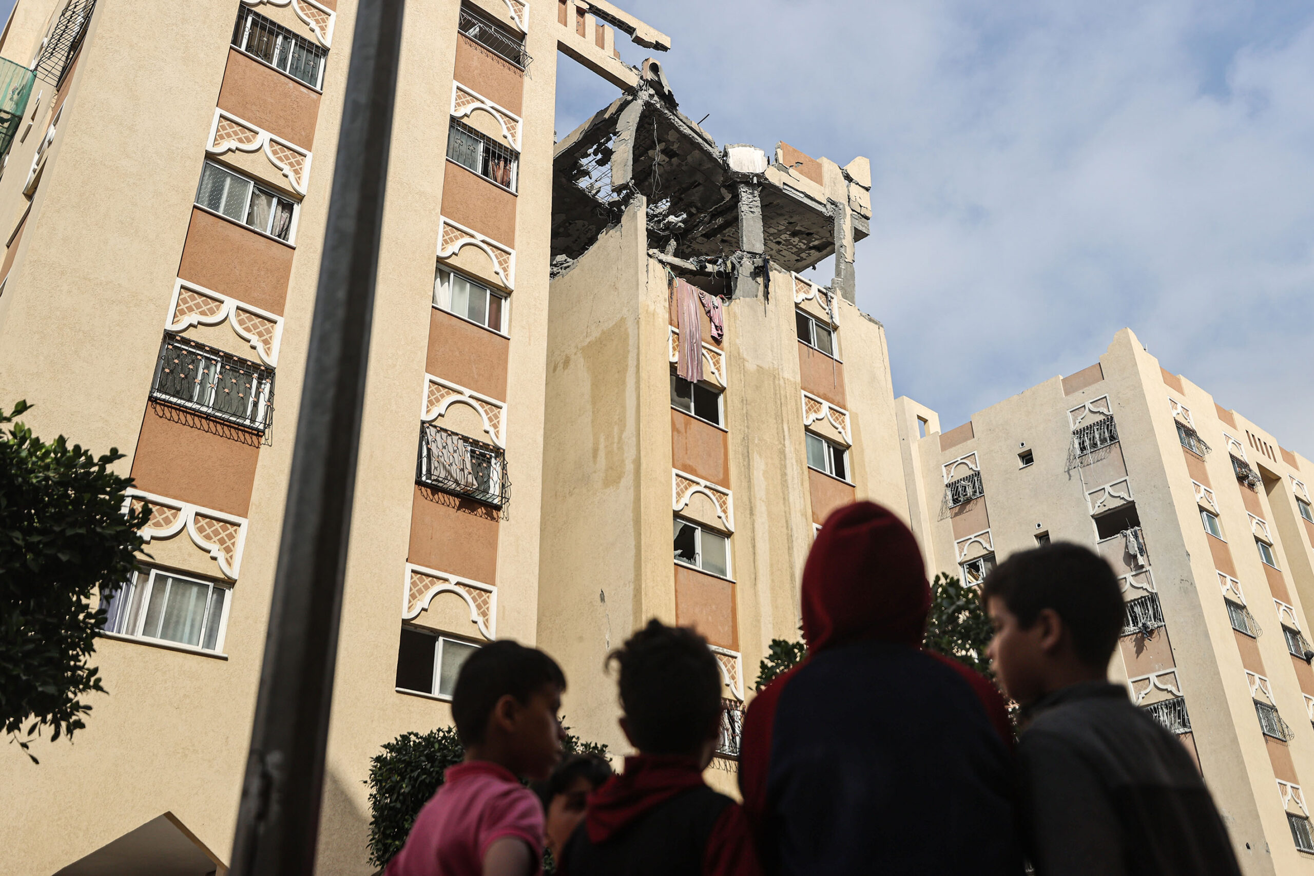 İsrail, Gazze’nin farklı bölgelerine hava saldırıları düzenledi