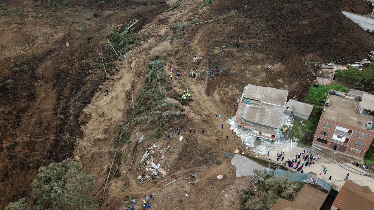 Ekvador’da toprak kaymasında can kaybı artıyor