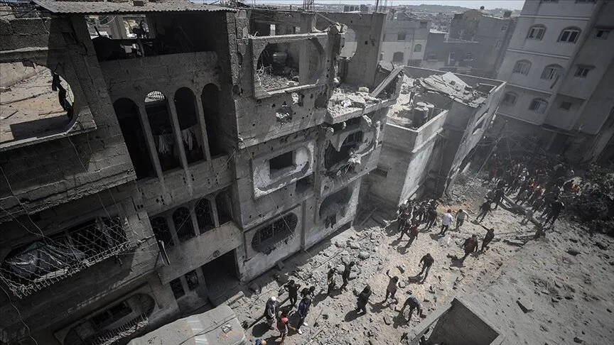 İsrail’in Gazze’ye yönelik hava saldırılarında salı gününden bu yana 15 bina yıkıldı