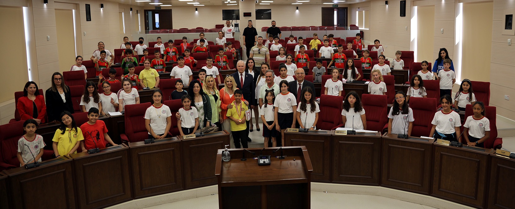 Güzelyurt Özgürlük İlkokulu  öğrencileri Meclis’i ziyaret etti