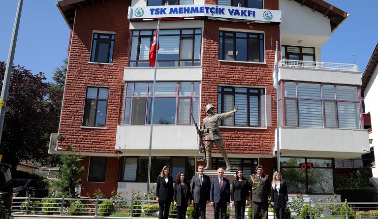 Cumhuriyet Meclisi Başkanı Töre Türk Silahlı Kuvvetleri Mehmetçik Vakfı’nı ziyaret etti