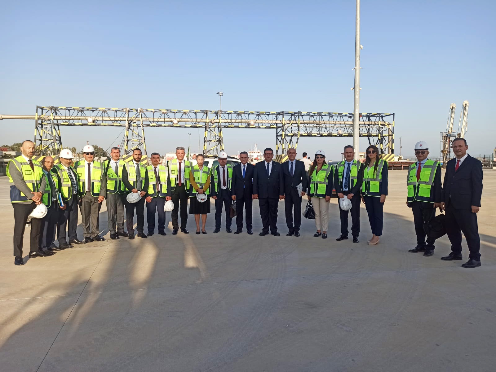 Maliye Bakanı Berova, Mersin Uluslararası Limanı’nı ziyaret ederek, incelemelerde bulundu