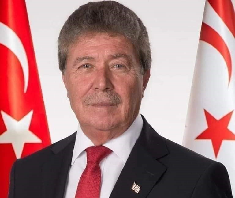 Başbakan Üstel, Ecevit’i andı
