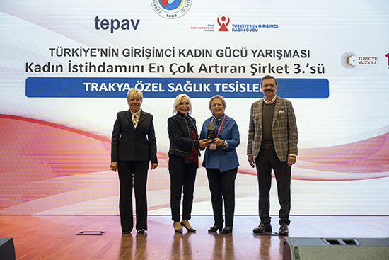 Türkiye’nin Girişimci Kadın Gücü Yarışması’nda ödüller sahiplerini buldu; Kıbrıslı Türk Dr. İsmet Birgül’ün sahibi olduğu şirket ödül aldı