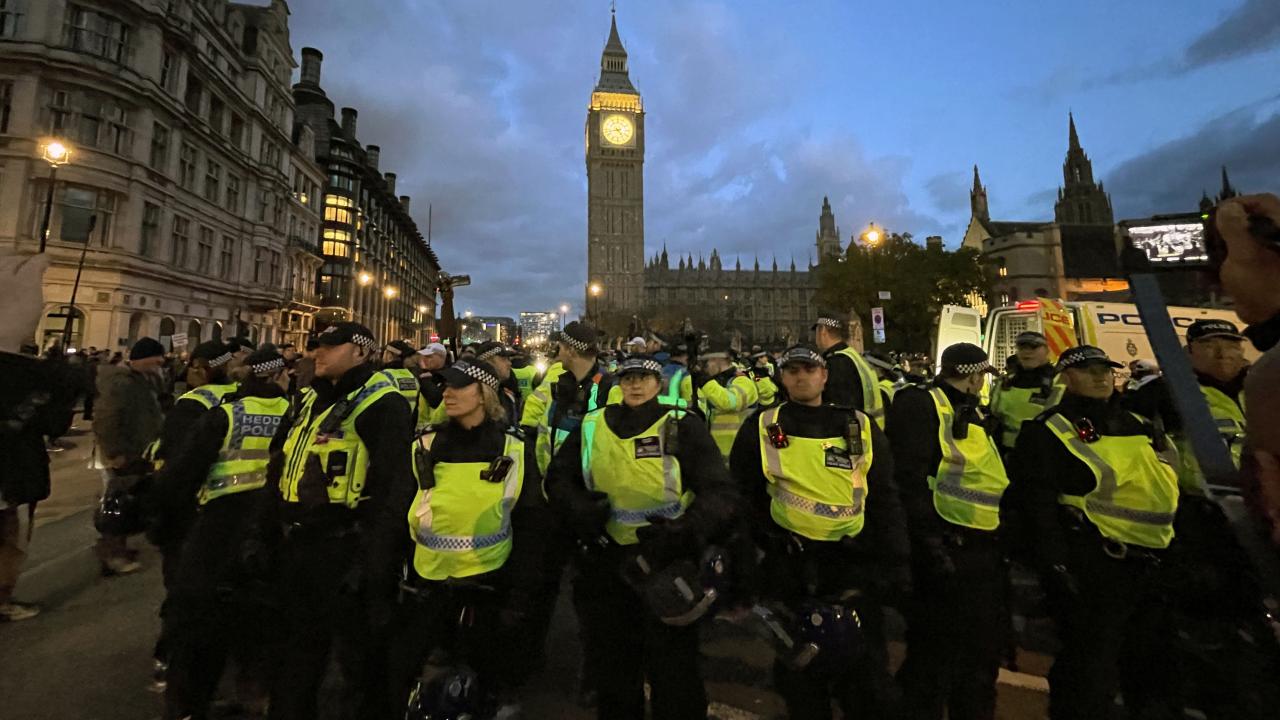 İki farklı eyleme sahne olan Londra’da 126 kişi gözaltına alındı