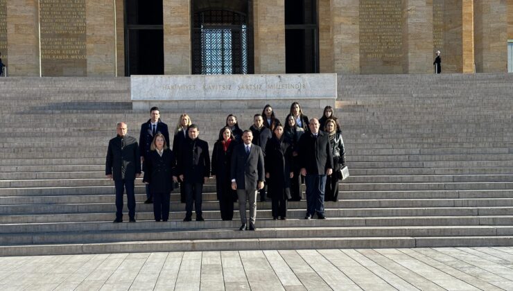 TBMM’de temaslarda bulunmak üzere Ankara’ya giden Meclis Komitesi Anıtkabir’i ziyaret etti