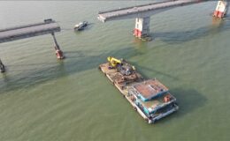 Çin’de kargo gemisinin çarptığı köprü çöktü