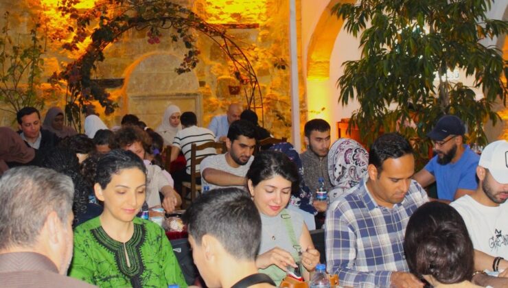 Yunus Emre Enstitüsü, Türkçe kursiyerleri için iftar programı düzenledi