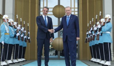 TC Cumhurbaşkanı Erdoğan, Yunanistan Başbakanı Miçotakis’i kabul etti