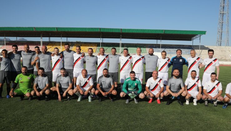 Cumhuriyet Meclisi Futbol Takımı, Kıbrıs Türk Barolar Birliği ile dostluk maçı yaptı
