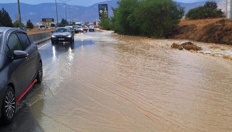 Sürücüler bu yola dikkat! Girne-Lefkoşa ana yolunda trafik biriken yağmur suları nedeniyle tek şeritten sağlanıyor